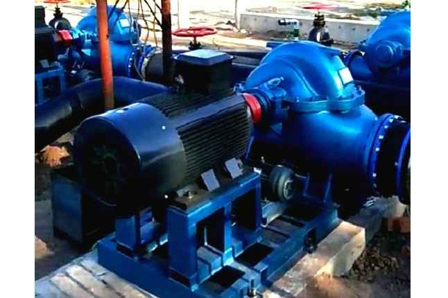 大连浩杰器材租赁有限公司3台500mm口径双吸泵沈阳康平卧龙湖正在安装
